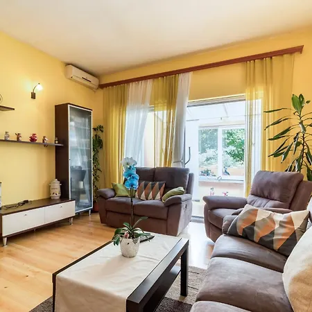 Petar-1 By Interhome * Tar-Vabriga
